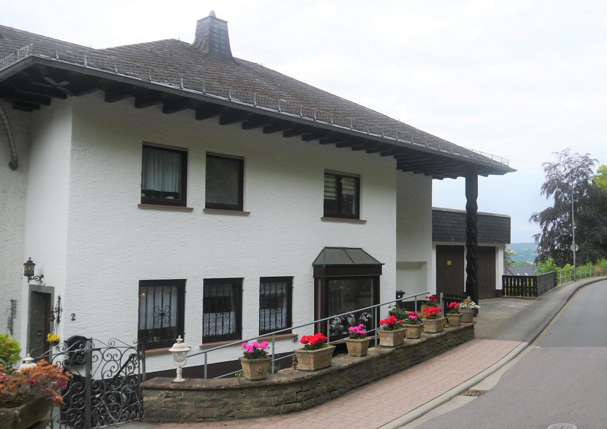 Vulkaneifel-Ferienwohnungen am Felsenpfad Gerolstein Exterior foto